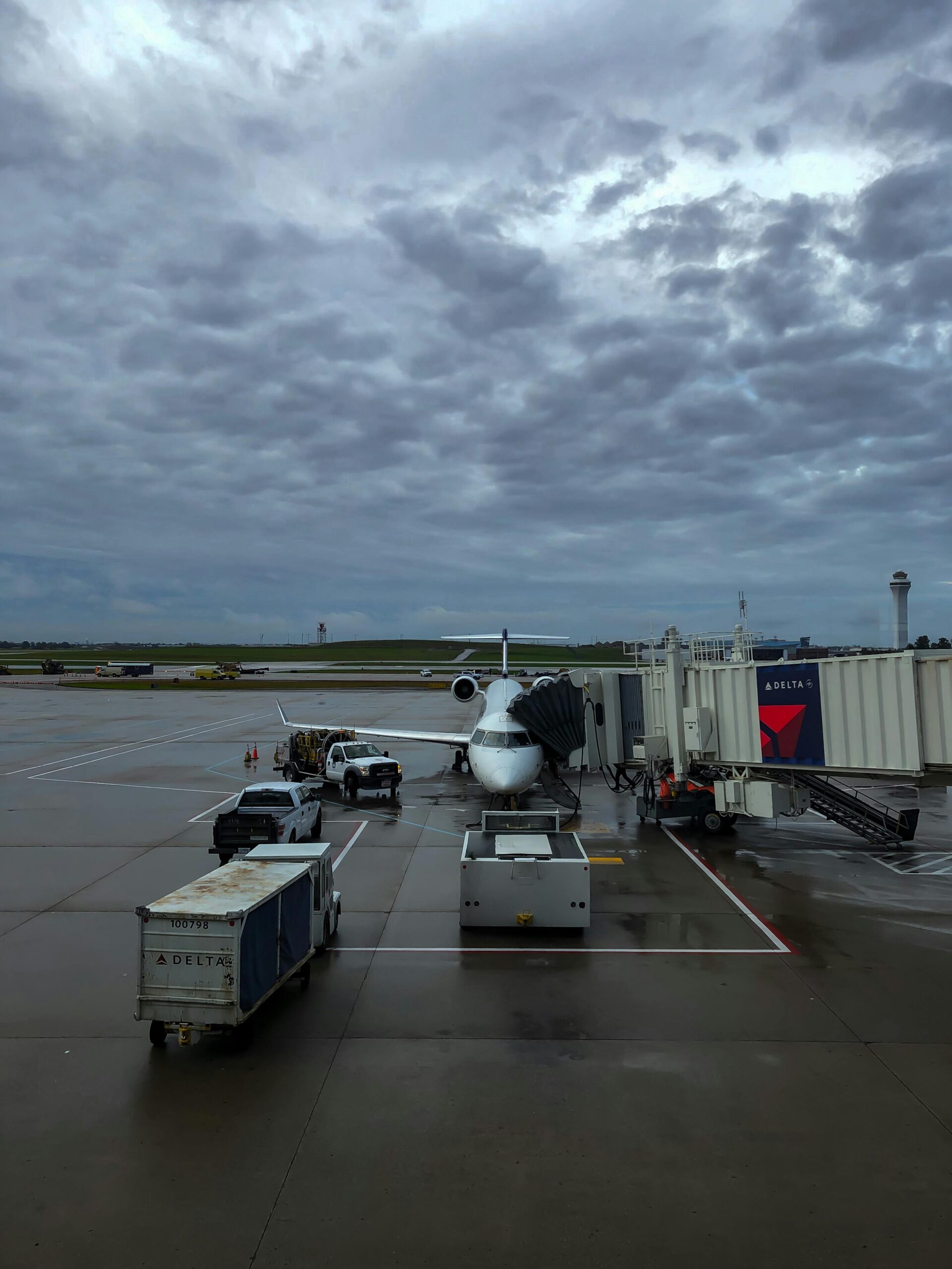 How Delta Flight DL275 Successfully Managed a Logistical Diversion