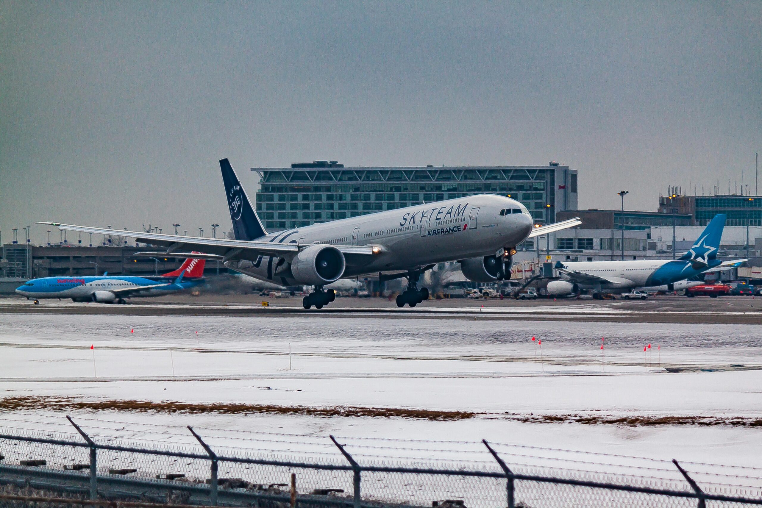 The Power of Passenger Advocacy: Delta Flight DL275 Diverted at LAX